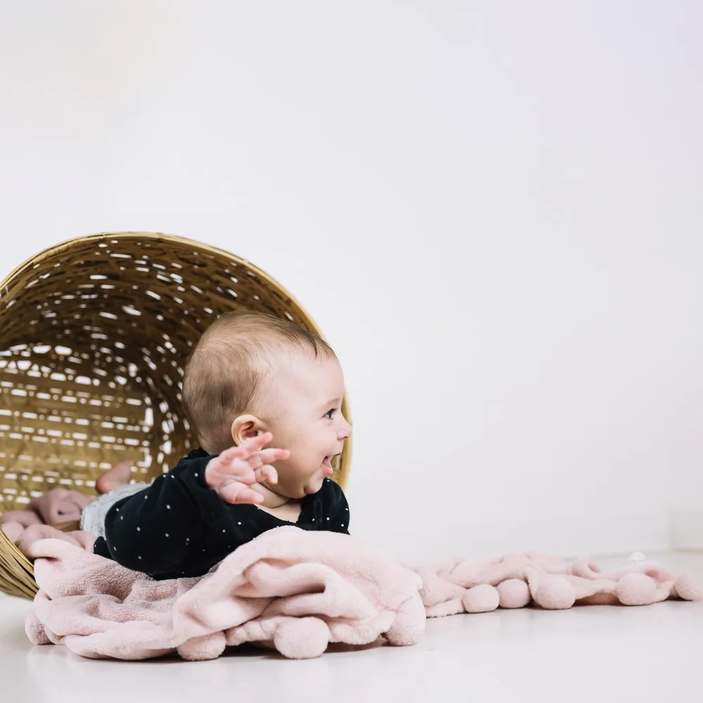 Photographe famille Île-de-France - Portrait complice parents et enfants